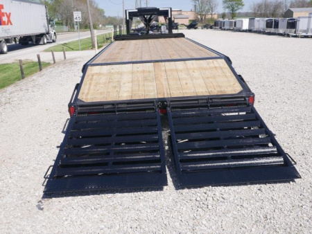 New 2025 CornPro 20+5 7K PRO RAMP GN Flatbed Trailer