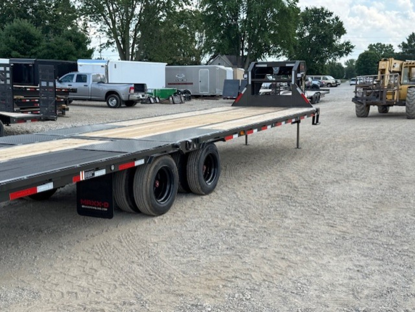 New 2026 MAXX-D YDB10234 Flatbed Trailer