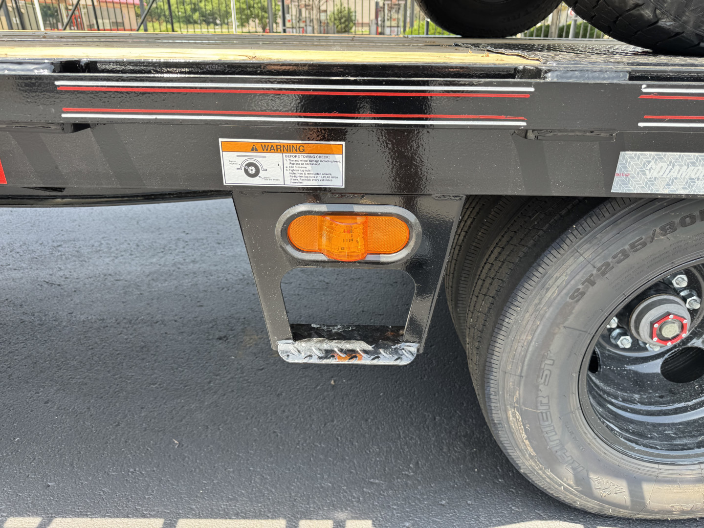 New 2025 DIAMOND C 102X32 GOOSENECK TRAILER FMAX210MR/XDR 2.0