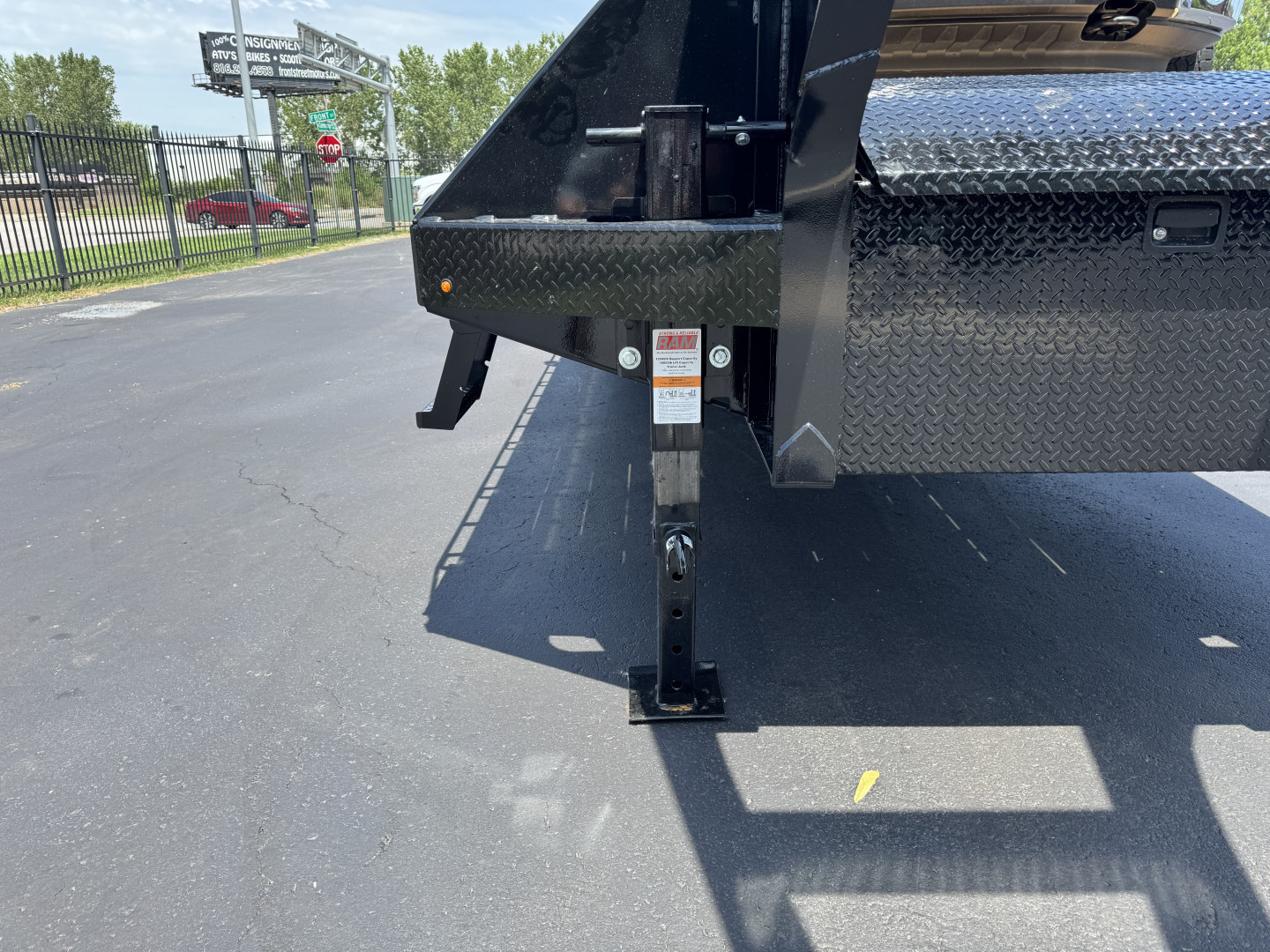 New 2025 DIAMOND C 102X32 GOOSENECK TRAILER FMAX210MR/XDR 2.0