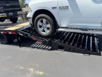 New 2025 DIAMOND C 102X32 GOOSENECK TRAILER FMAX210MR/XDR 2.0
