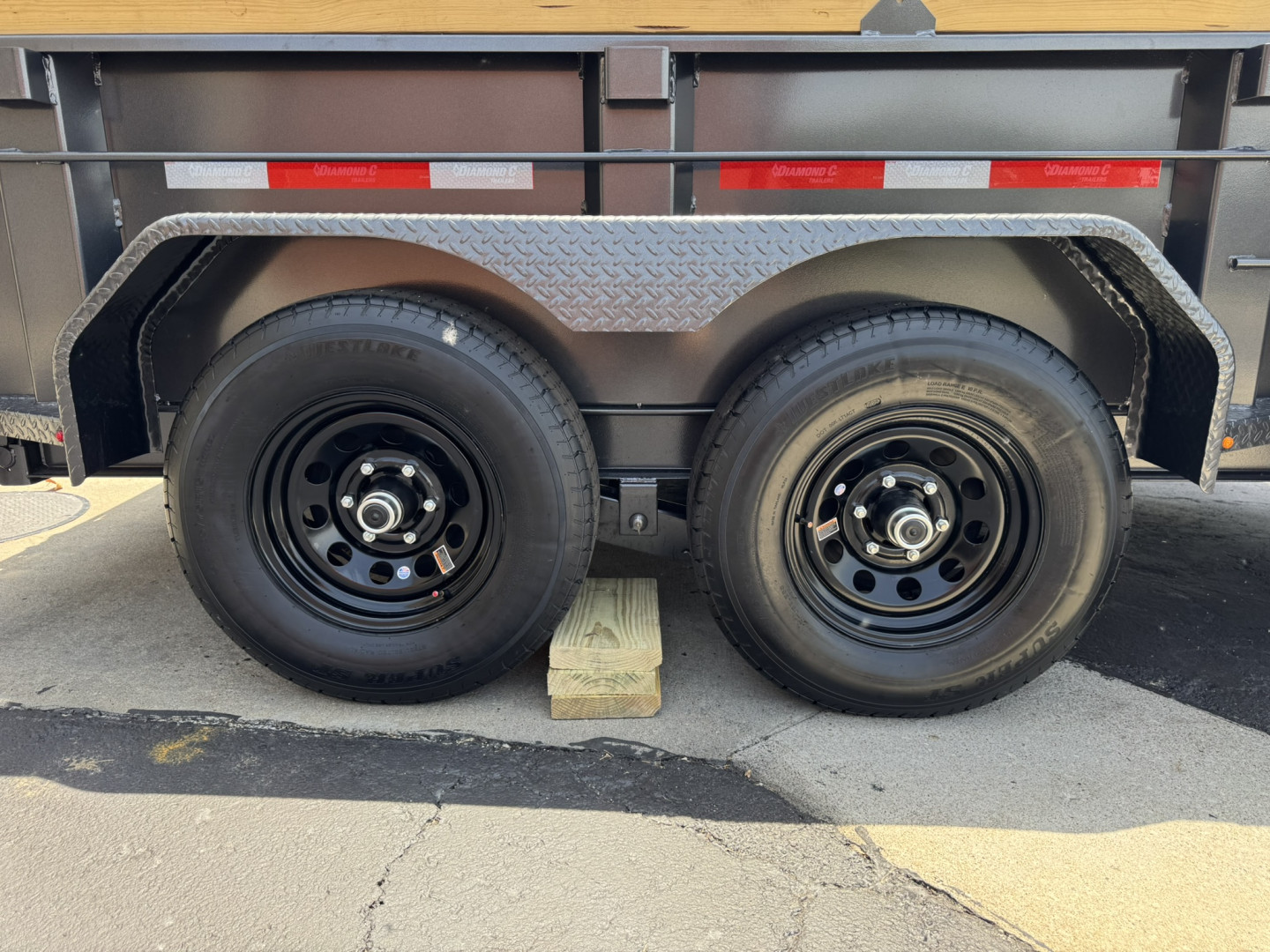 New 2025 Diamond C MDT206 77X12 TELESCOPIC PACESETTER EDITION DUMP TRAILER