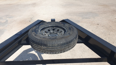 New 2026 PJ 83"x24' Gooseneck Angle Pipetop Trailer – P8