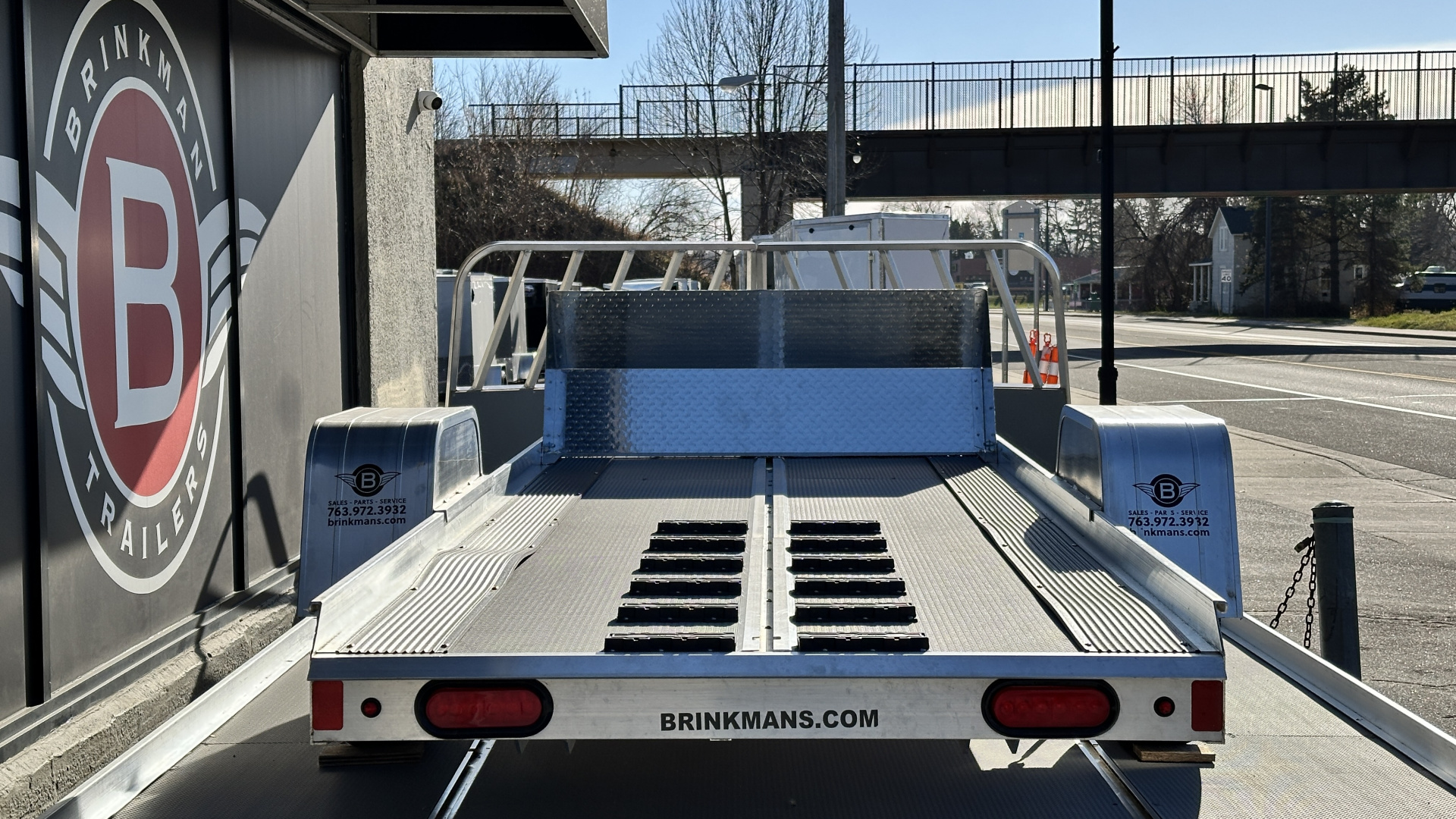 New Aluma 8605FTILT (10'x50