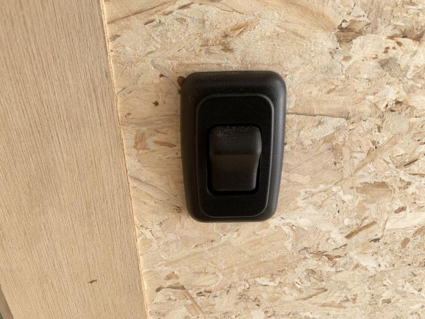 New Deluxe Haulmark Grizzly 8.5x20 Enclosed Aluminum Car /Cargo Trailer - Rear Ramp!