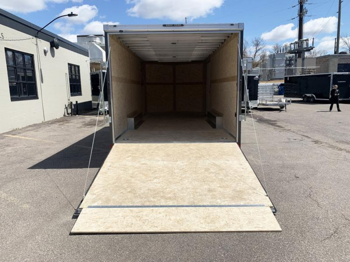New Deluxe Haulmark Grizzly 8.5x20 Enclosed Aluminum Car /Cargo Trailer - Rear Ramp!