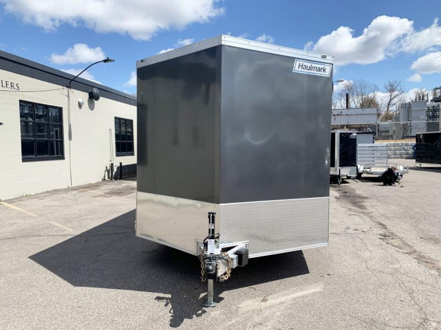 New Deluxe Haulmark Grizzly 8.5x20 Enclosed Aluminum Car /Cargo Trailer - Rear Ramp!