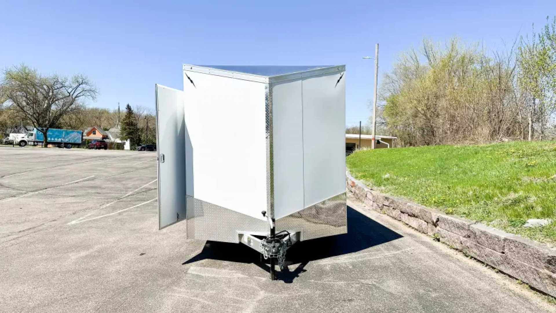 Trailer Rear Door Ramp New Lightning 7.5x12 Aluminum Enclosed Trailer - Rear ramp door for ...