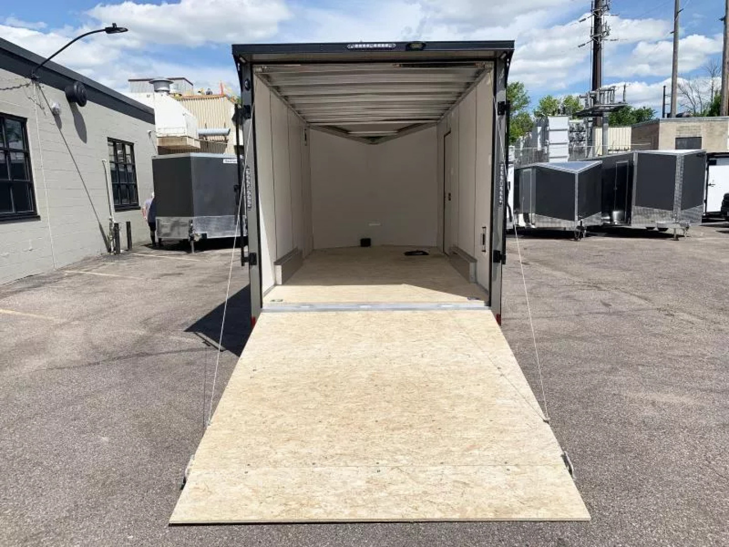 Trailer Rear Door Ramp New Lightning 7.5x16 Aluminum Enclosed Trailer - Rear ramp door ...