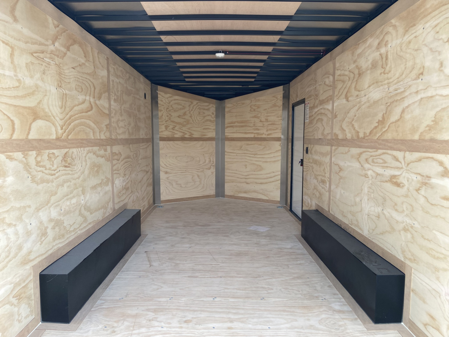 New United UJ 16' V-Nose Enclosed Cargo Trailer