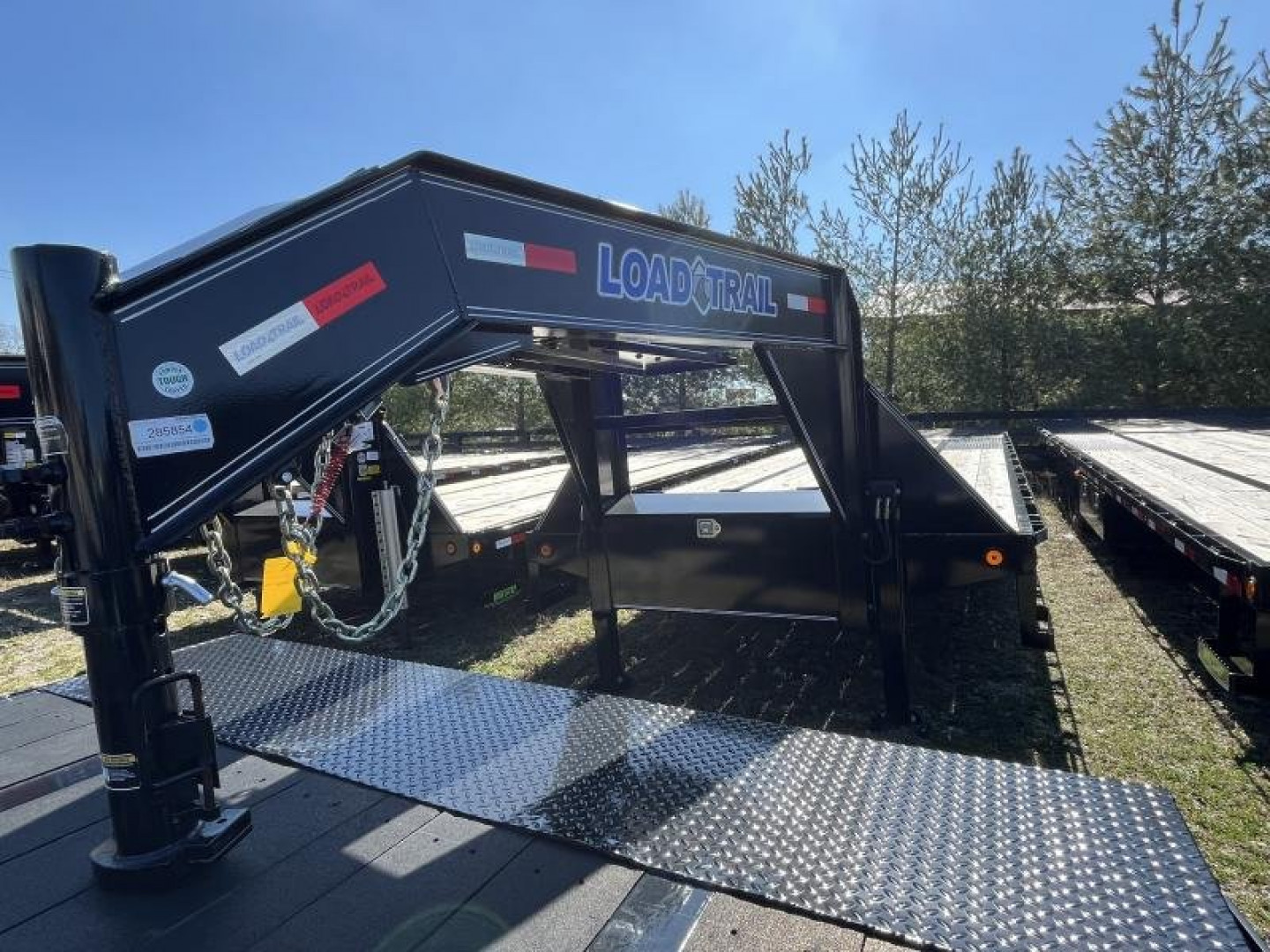 New 2023 Load Trail 102" X 32' TANDEM AXLE 24K GOOSENECK 9' HYDRAULIC DOVE W/ BLOCKWOOD HYDRAULIC DISC BRAKES & HYDRAULIC JACKS Deckover Trailer