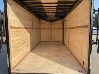 New United UJ 16' V-Nose Enclosed Cargo Trailer