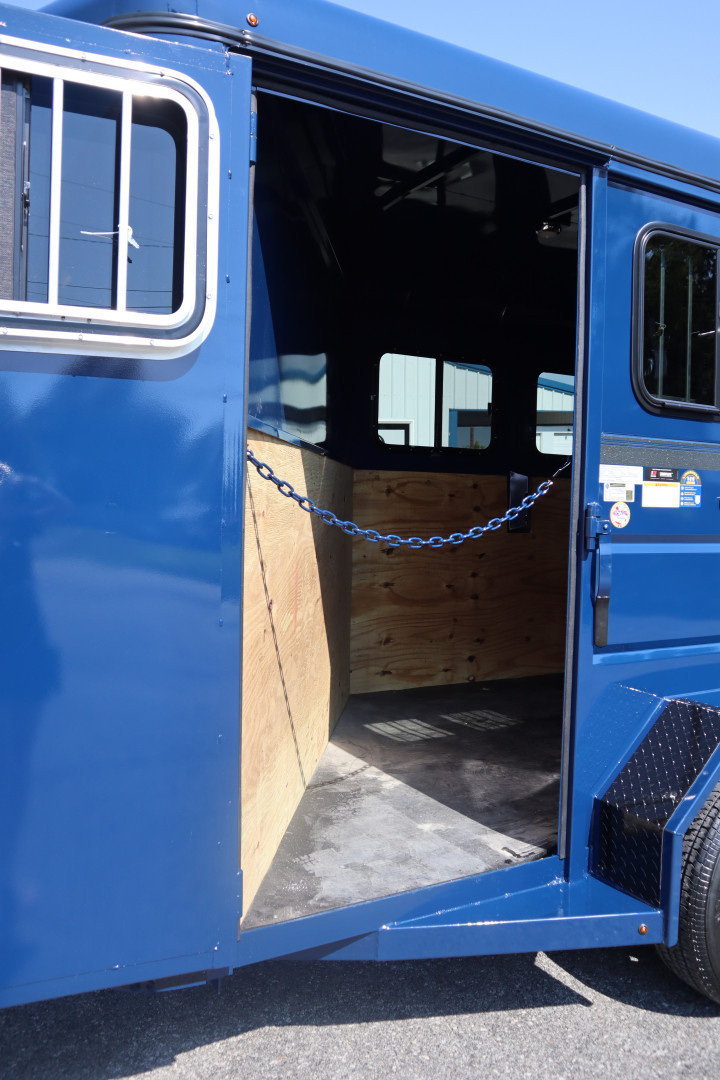 New 2026 Valley Trailers 2-Horse Slant Tack 14' x 6'8" x 7' (2820) Thoroughbred