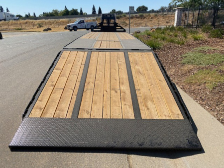 New 102x36 Tandem Axle 25.9K Gooseneck Flatbed w/Duals