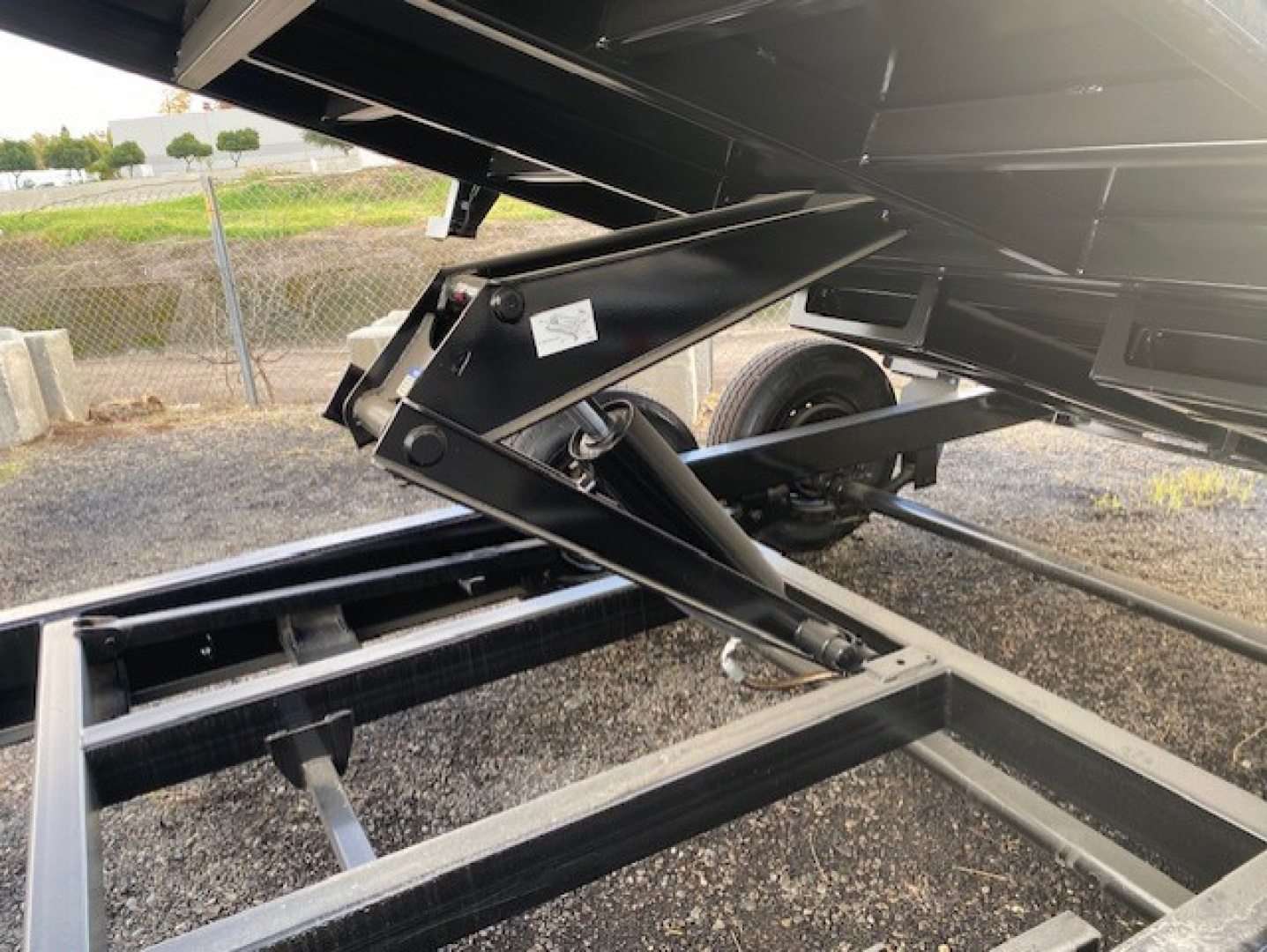 New 82x14 Tandem Axle 15.4K Dump w/Scissor