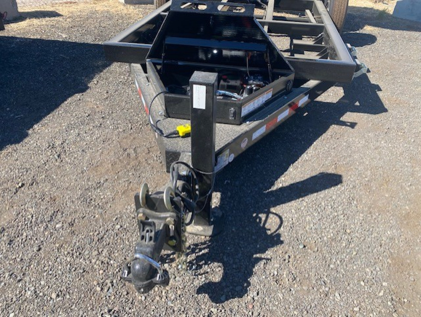 New 82x16 Tandem Axle 15.4K Dump w/Scissor