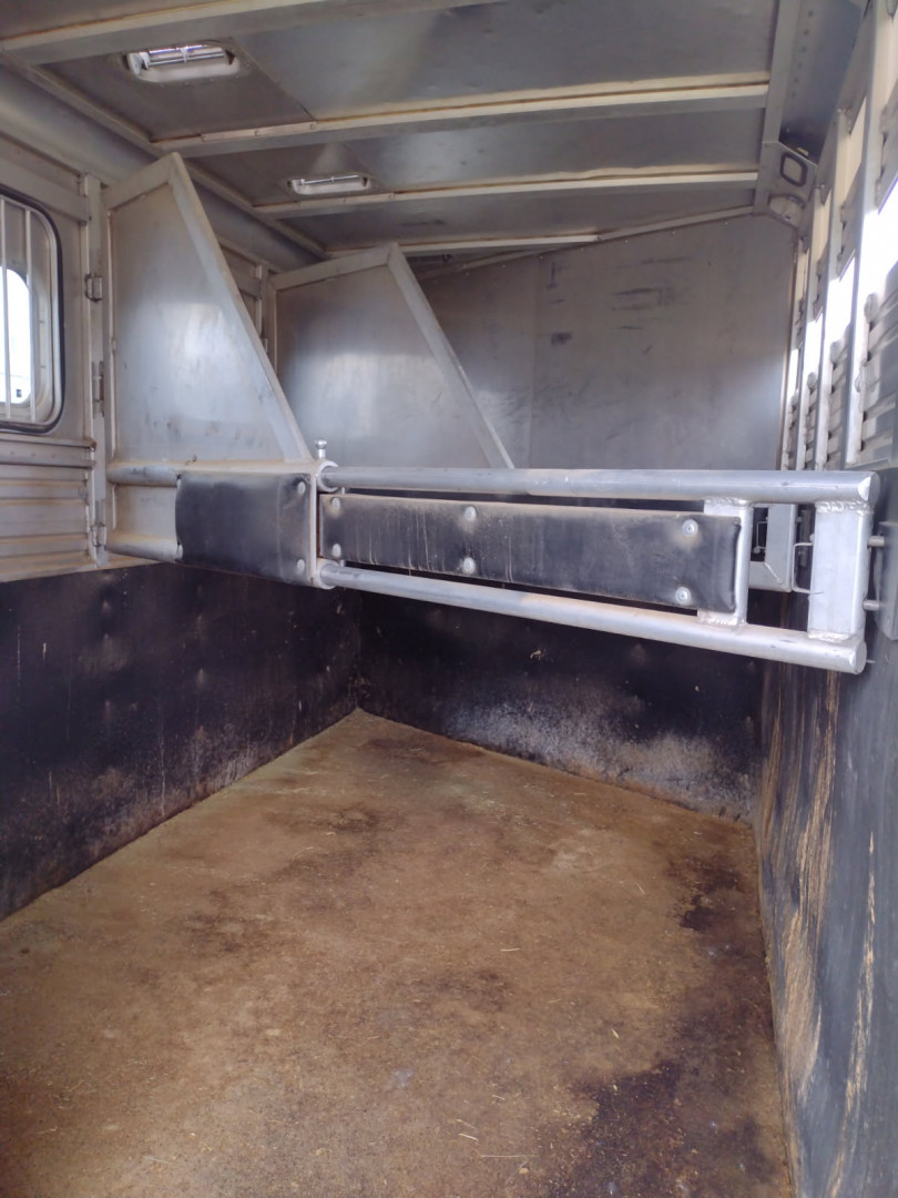 Used 1998 Barrett 3 Horse Trailer