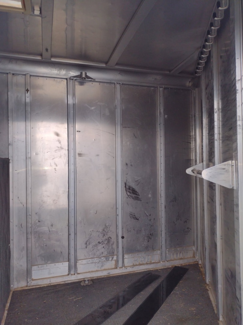 Used 1998 Barrett 3 Horse Trailer