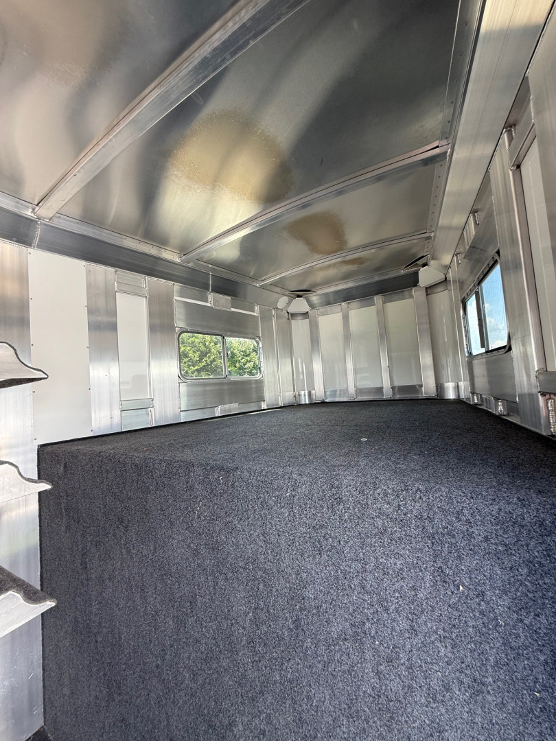 Used 2024 4-Star Trailers 4 - Horse Head to Head Gooseneck Horse Trailer