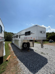 Used 2024 4-Star Trailers 4 - Horse Head to Head Gooseneck Horse Trailer