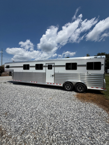 Used 2024 4-Star Trailers 4 - Horse Head to Head Gooseneck Horse Trailer
