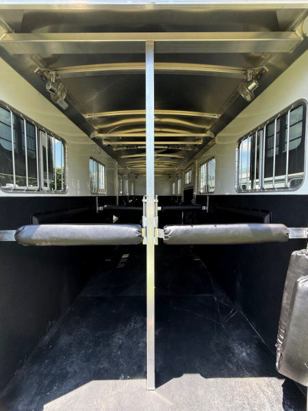 Used 2024 4-Star Trailers 4 - Horse Head to Head Gooseneck Horse Trailer