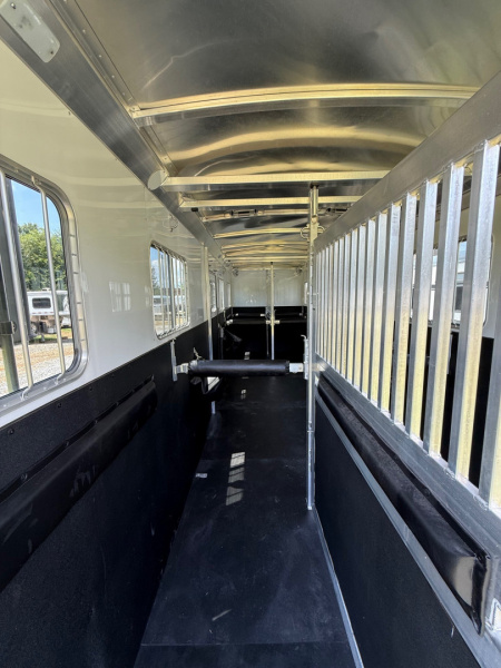Used 2024 4-Star Trailers 4 - Horse Head to Head Gooseneck Horse Trailer