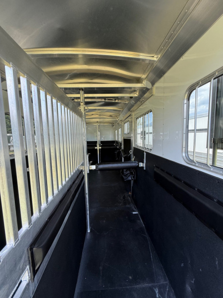 Used 2024 4-Star Trailers 4 - Horse Head to Head Gooseneck Horse Trailer