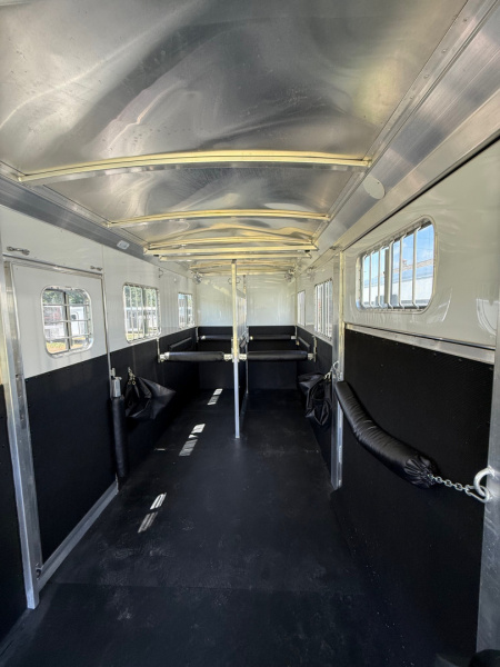 Used 2024 4-Star Trailers 4 - Horse Head to Head Gooseneck Horse Trailer