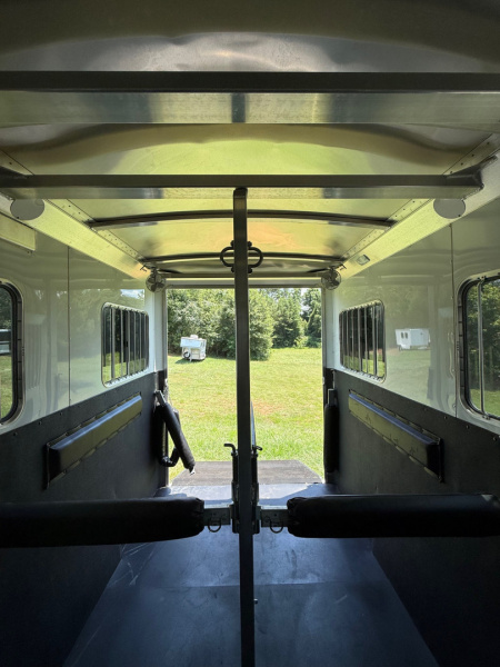 Used 2024 4-Star Trailers 4 - Horse Head to Head Gooseneck Horse Trailer
