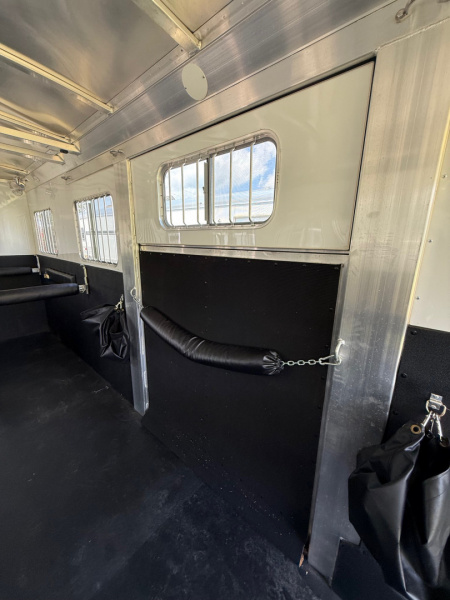 Used 2024 4-Star Trailers 4 - Horse Head to Head Gooseneck Horse Trailer