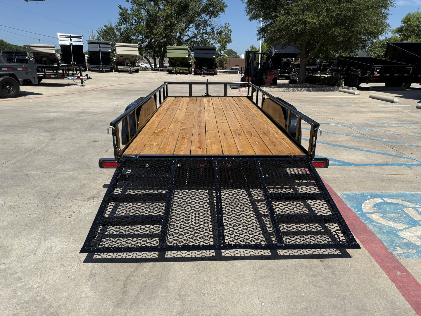 New 2025 Top Hat MP16X83-7E-R Utility Trailer