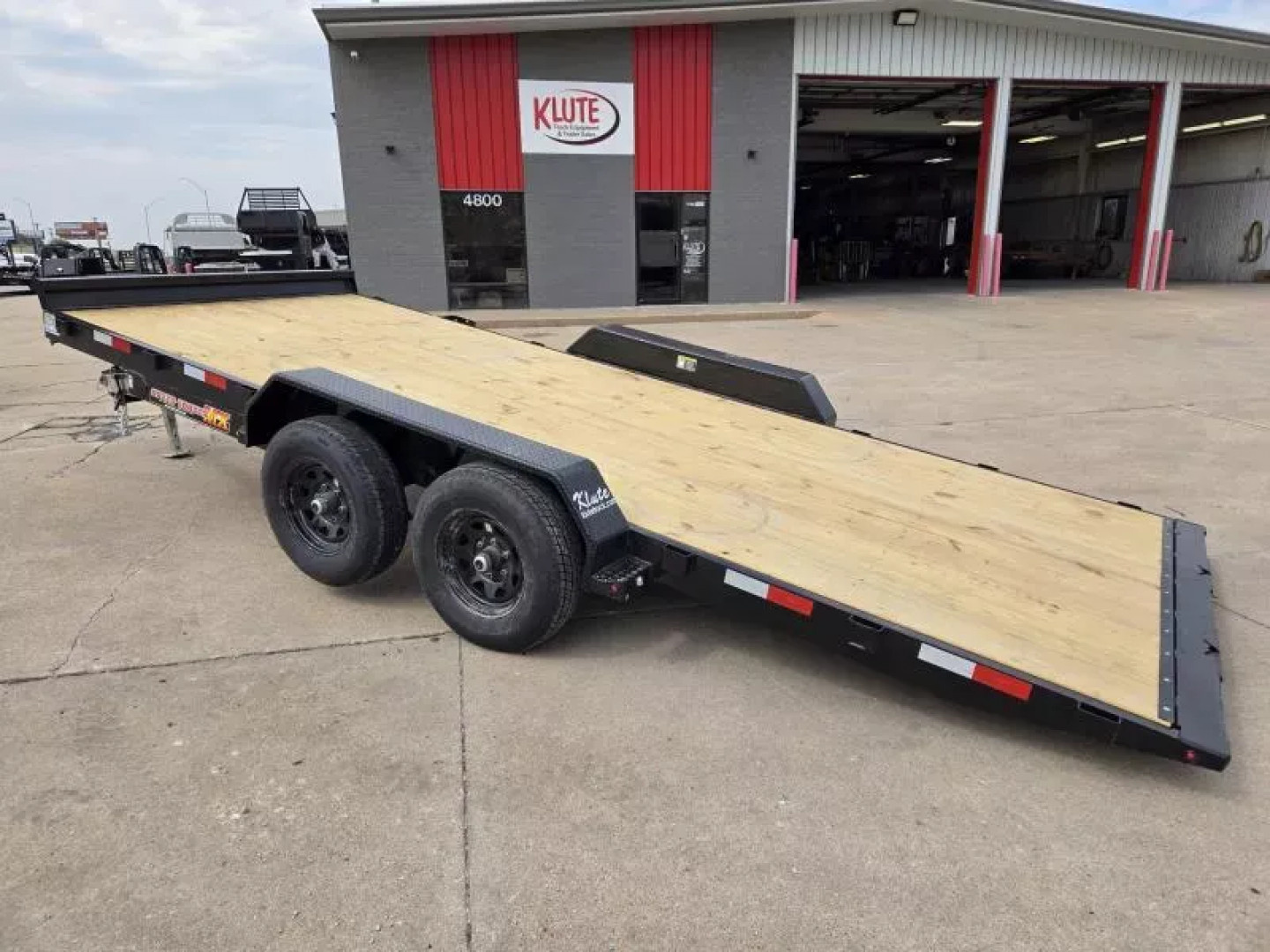 New 2025 H and H Trailer 82x18 Manual Tilt Speed Loader Car Hauler Trailer  10K
