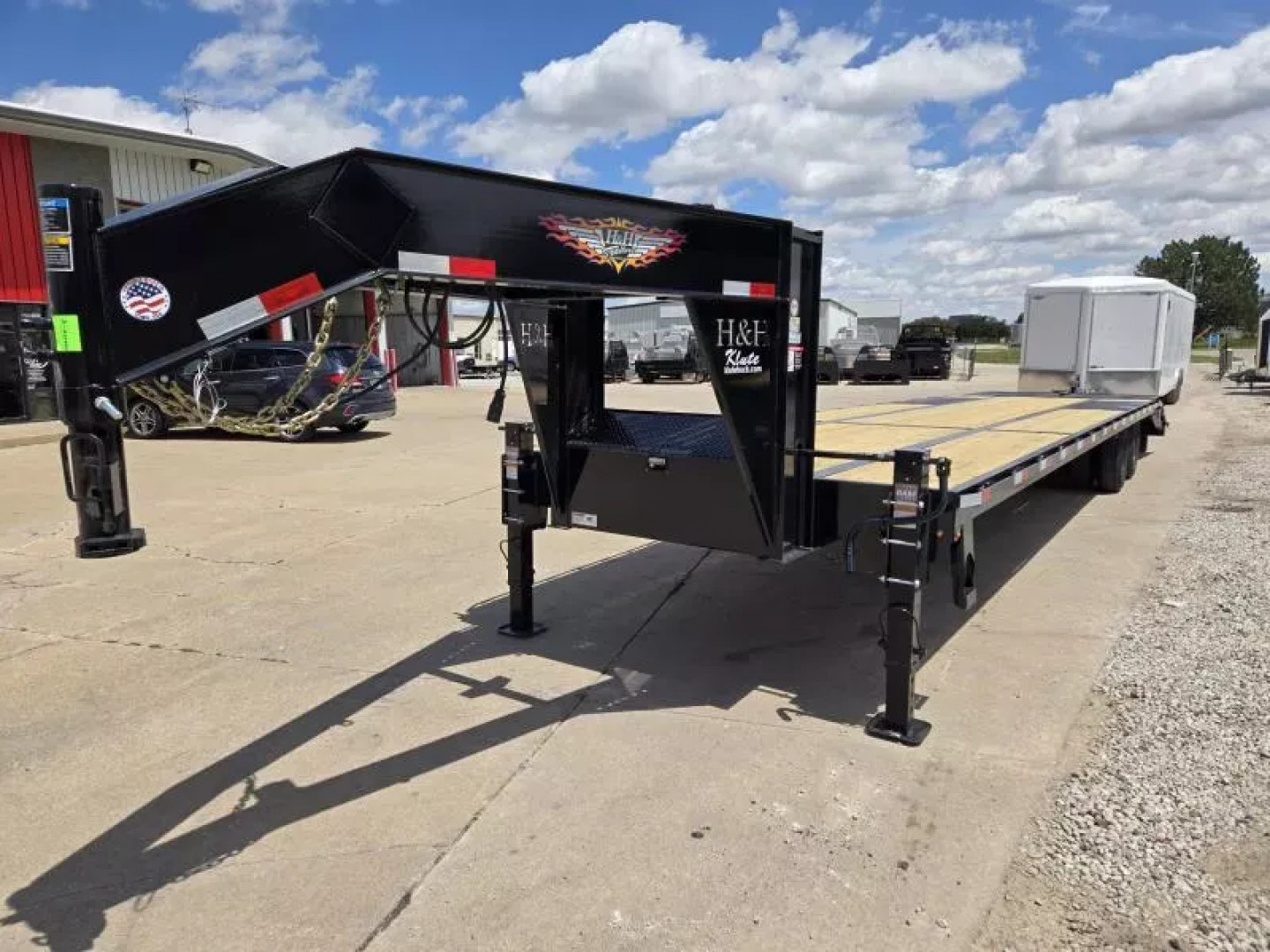 New 2025 H and H Trailer 102x30+5 HD Low Profile Dovetail Super Deluxe Ramps Gooseneck Deckover Trailer  25.9K