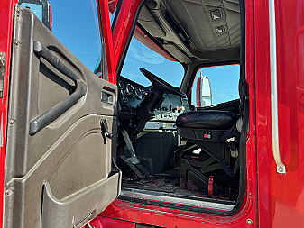 Used 2001 International 9100 Truck