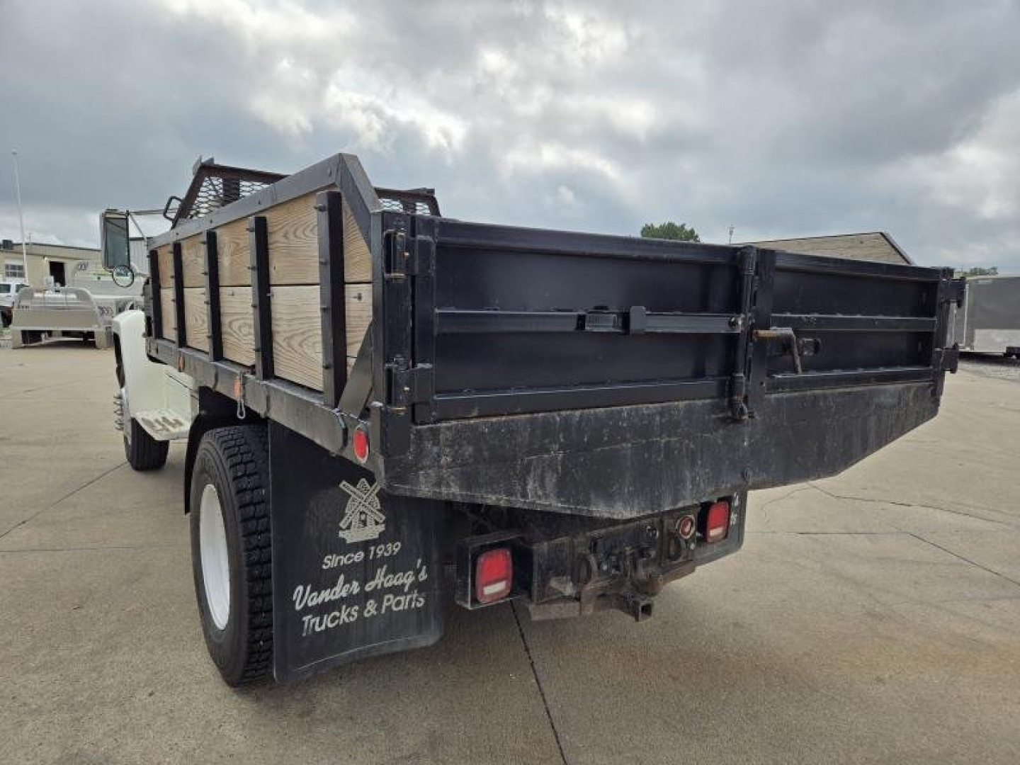 Used 1988 Ford F800 Dump Truck