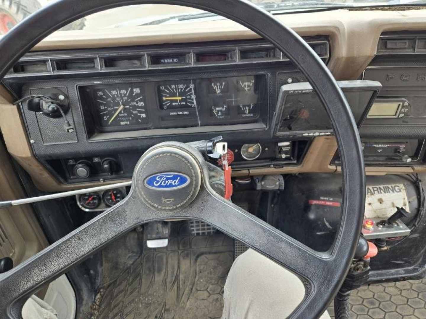 Used 1988 Ford F800 Dump Truck