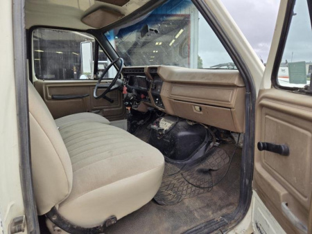 Used 1988 Ford F800 Dump Truck