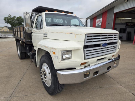 Used 1988 Ford F800 Dump Truck