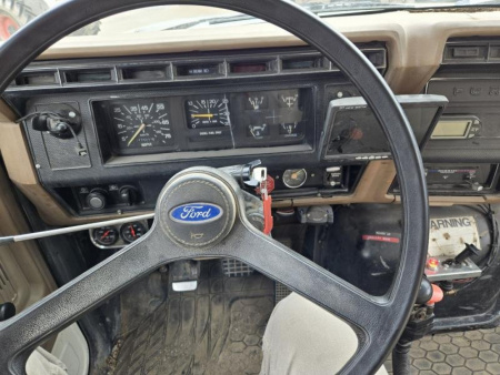 Used 1988 Ford F800 Dump Truck