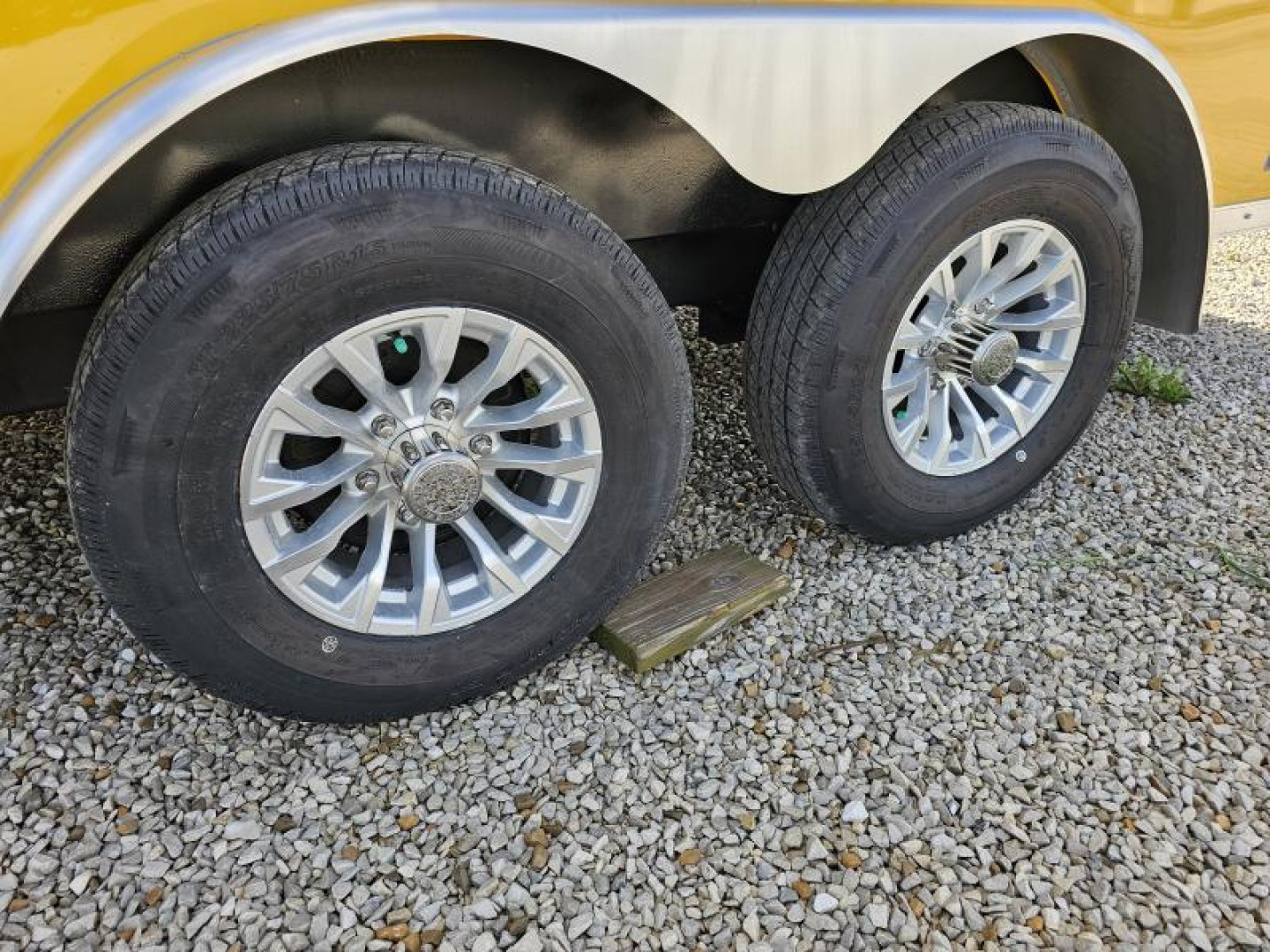 New 2024 Sure-Trac PENSKE YELLOW 7' x 16' 10K Pro Series Ramp Door Enclosed Cargo Trailer