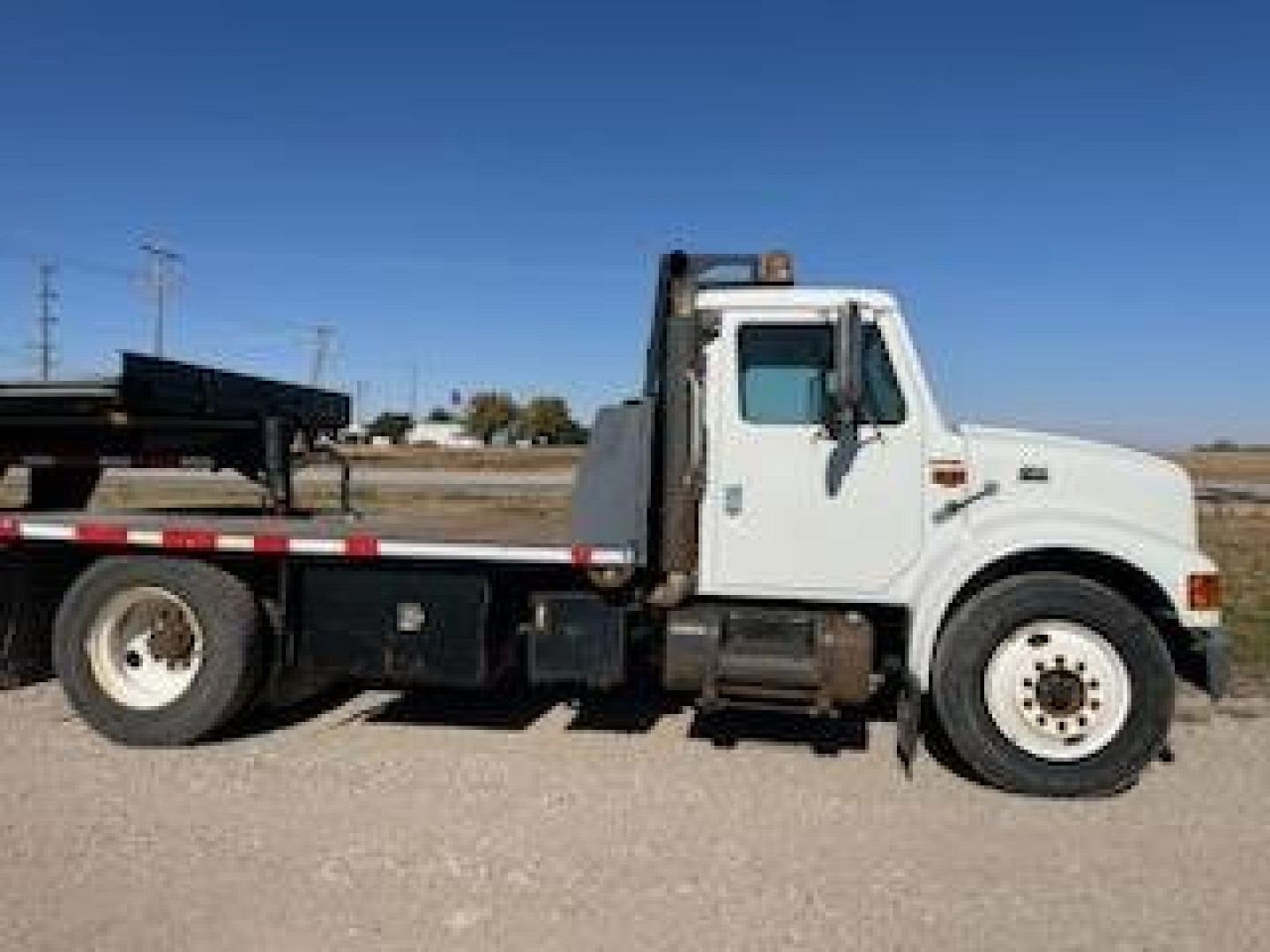 Used 2000 International 4700 Truck