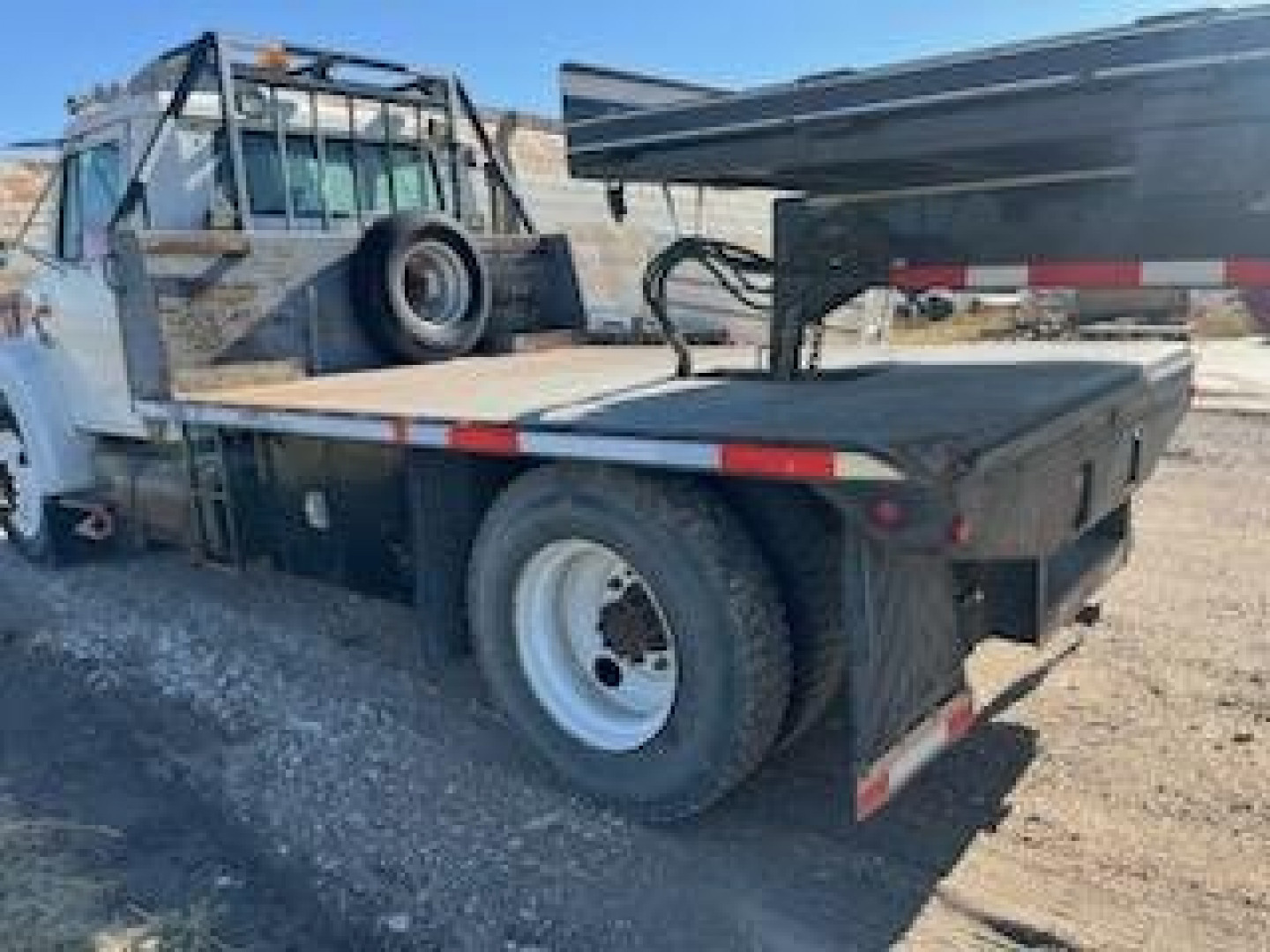 Used 2000 International 4700 Truck