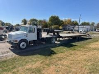Used 2000 International 4700 Truck