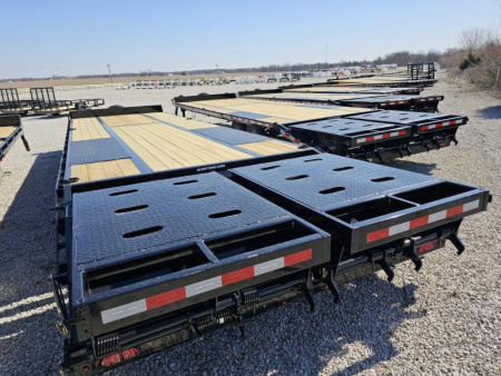 New 2025 Sure-Trac 102" x 30' (25+5) 22.5K HD Low Profile Beavertail Deckover Trailer