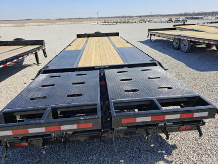 New 2025 Sure-Trac 102" x 25' (20+5) 25.9K HD Low Profile Beavertail Deckover Trailer