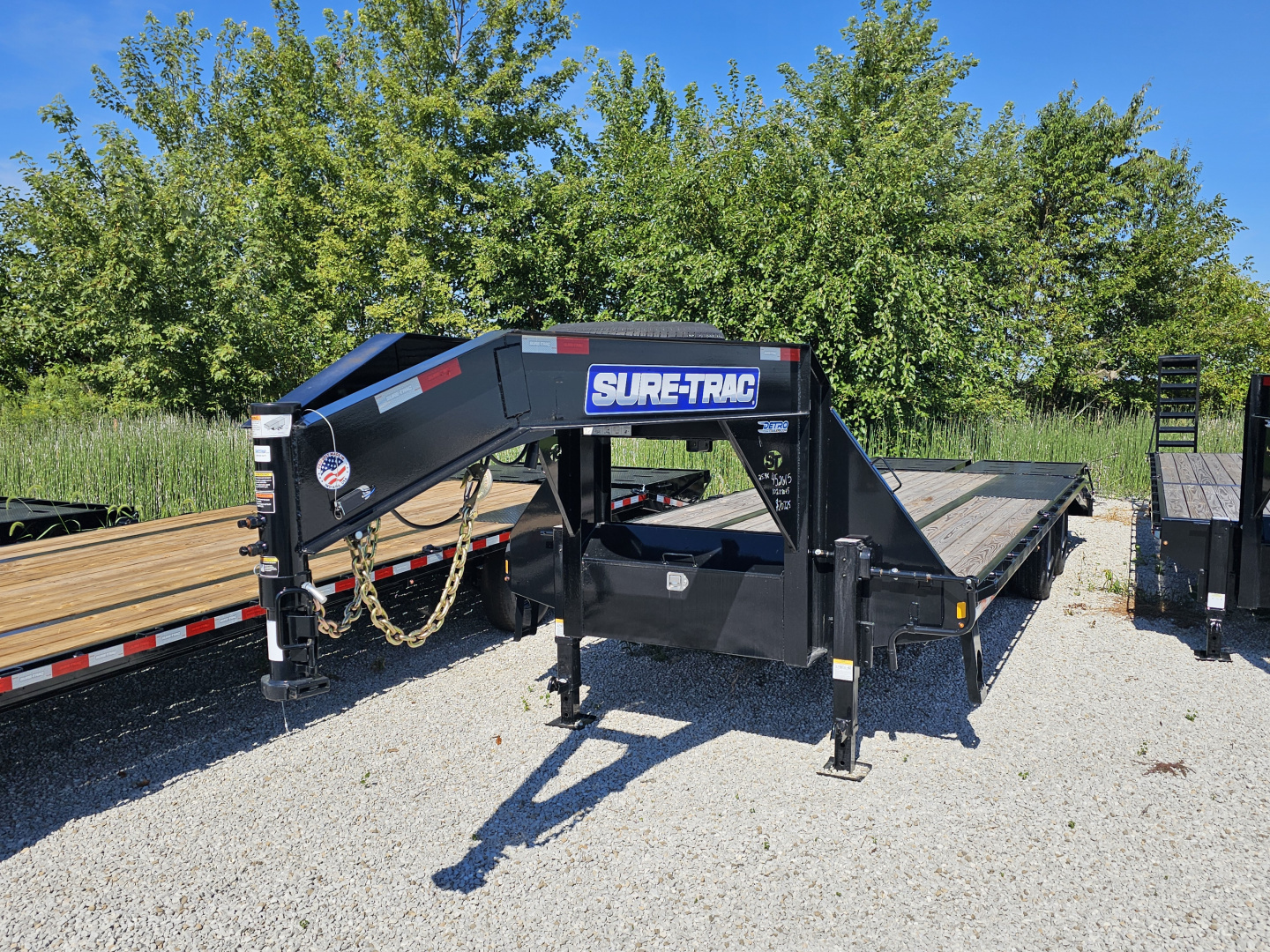 New 2025 Sure-Trac 102" x 25' (20+5) 25.9K HD Gooseneck Low Profile Beavertail Deckover Trailer