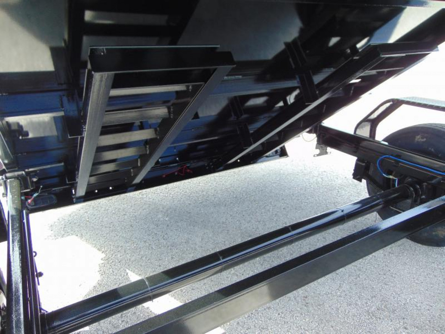 New 2025 Triple Crown Trailers 7X16 XD 16K  Low Side Telescopic Dump Trailer