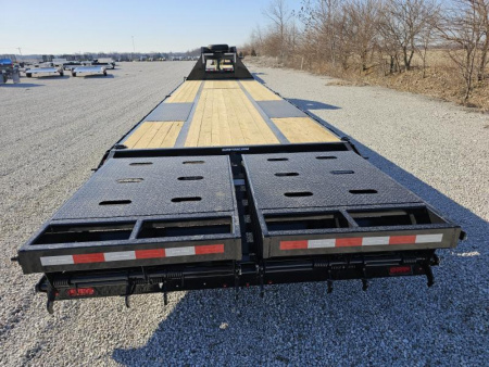 New 2025 Sure-Trac 102" x 35' (30+5) 25.9K HD Gooseneck Low Profile Beavertail Deckover Trailer