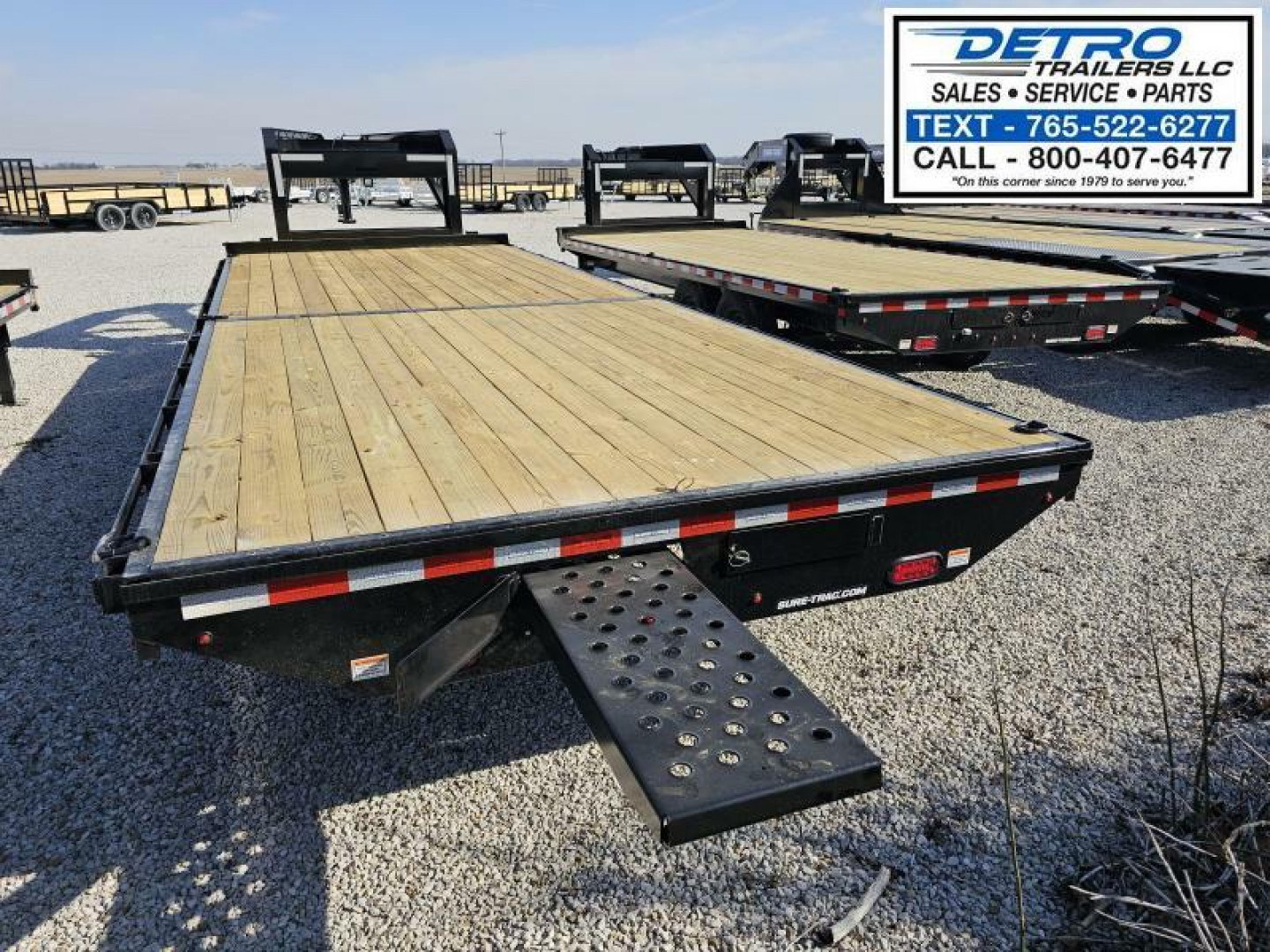 New 2025 Sure-Trac 102" x 22' 15K Std Duty Gooseneck Flat Deck Deckover Trailer